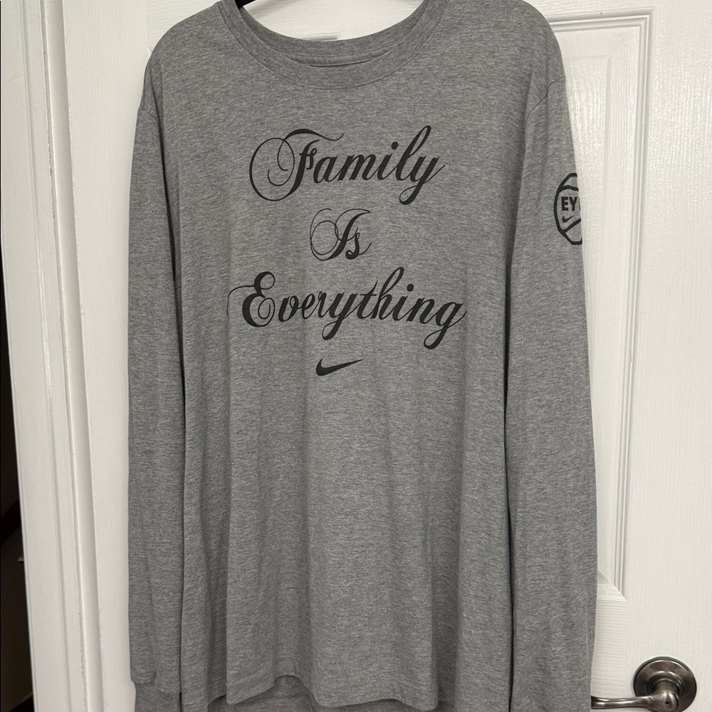 Unique Nike Heather Gray Long Sleeve Tee
